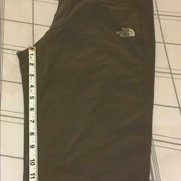 Women’s The North Face Bermuda Shorts size 6 - Picture 6 of 6